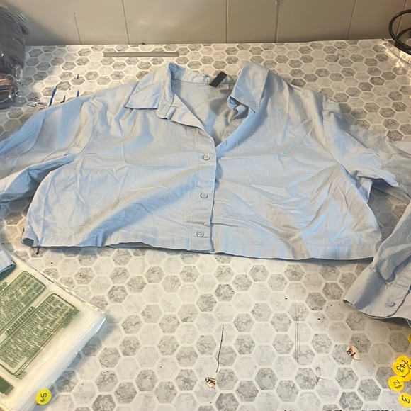 Divided Medium Blue Long Sleeve Cropped Button Up Collared Top - Picture 1 of 5